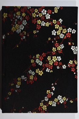 Carnet <br>silky black cherry blossoms